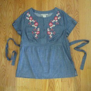 SEVENTH AVENUE WOMENS SIZE M TOP BLUE CHAMBRAY SHIRT PINK FLORAL EMBROIDERY BOHO